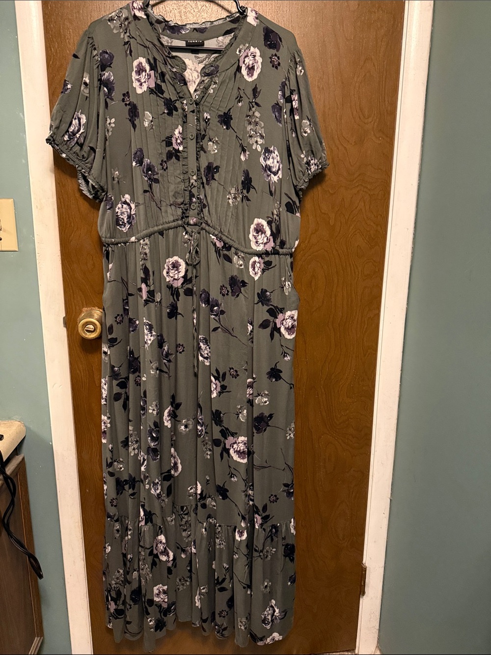 Torrid Olive Green Floral Maxi Stretch Challis Pintuck Tiered Dress size 2